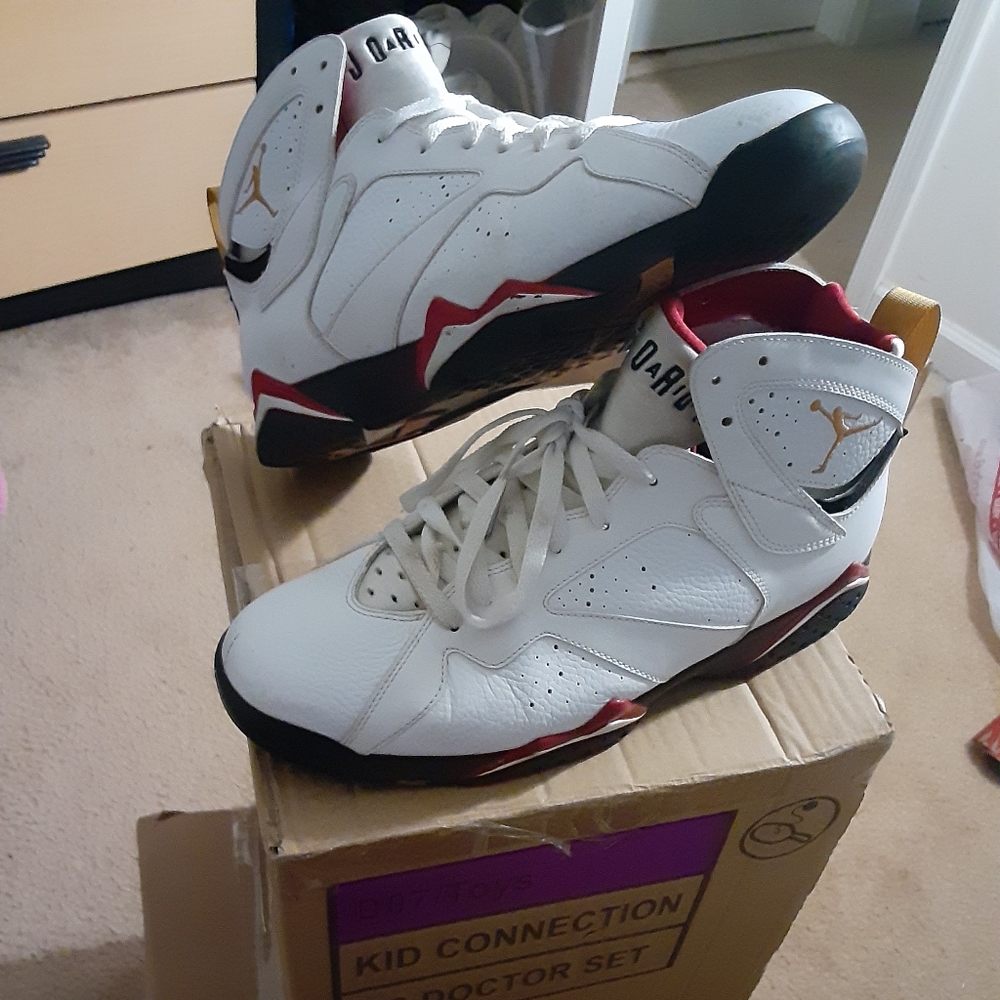 Retro 7 cardinal